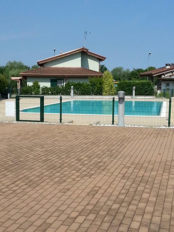Peschiera Appartamenti Vacanze Peschiera del Garda Exterior photo