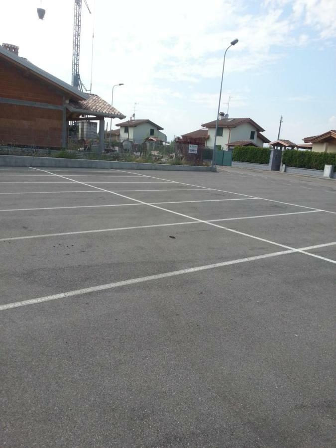 Peschiera Appartamenti Vacanze Peschiera del Garda Exterior photo